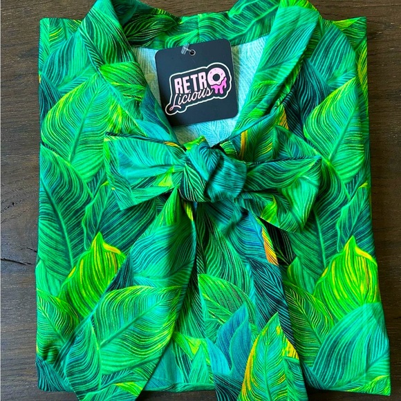 Retrolicious Tops - Leaves Bow Top by Retrolicious